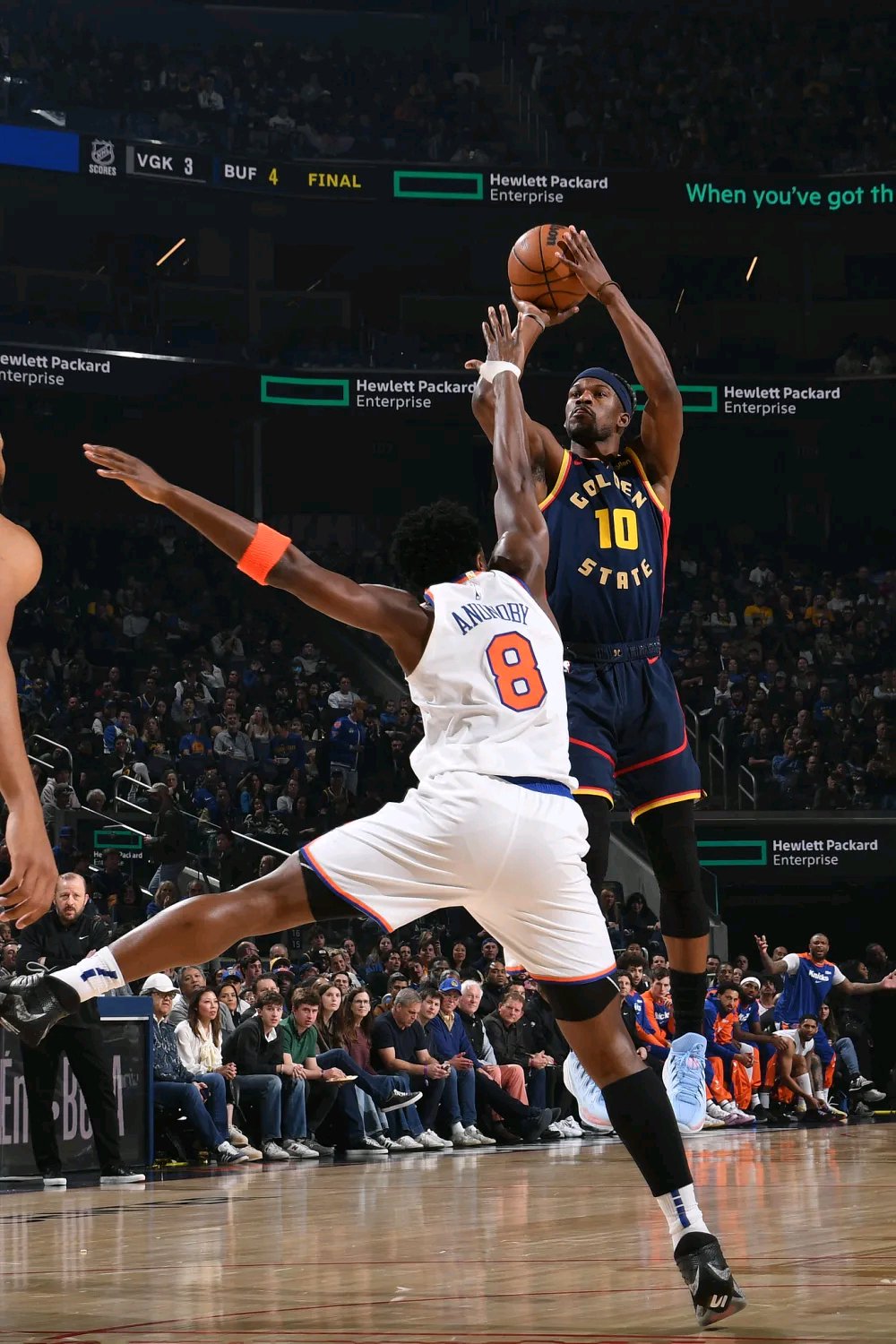 爱游戏在线 -纽约尼克斯发布备战花絮；赛前内部沟通；荷甲任务艰巨；资深球员宣示担当 