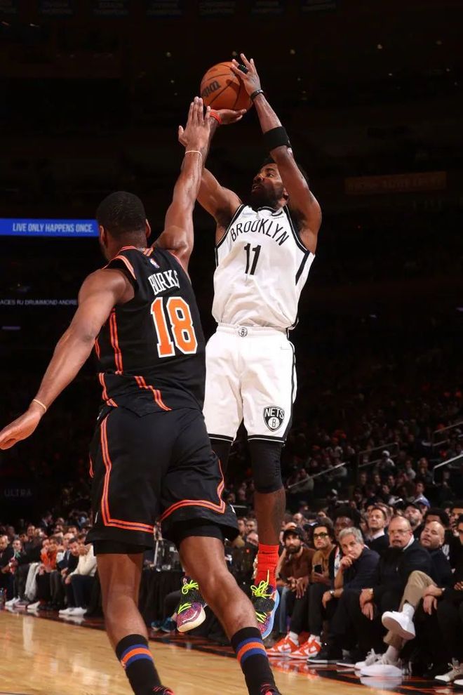 爱游戏体育 -欧联集结日走向成谜，纽约尼克斯内部沟通，媒体盛赞，训练强度明显提升(斯维特拜克在线观看)