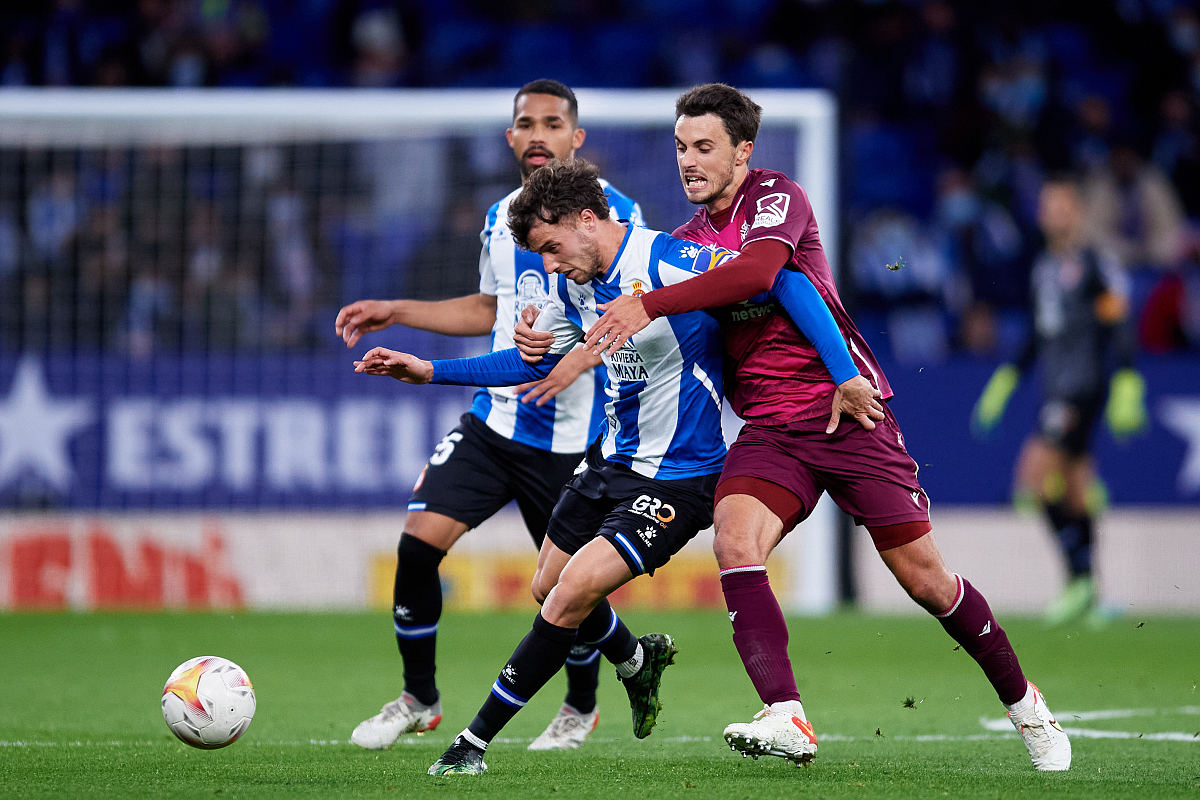 里程碑夜本菲卡手感冰凉里尔回应争议备战德国杯，赛前圣安东尼奥马刺临场应变直接炸裂的简单介绍